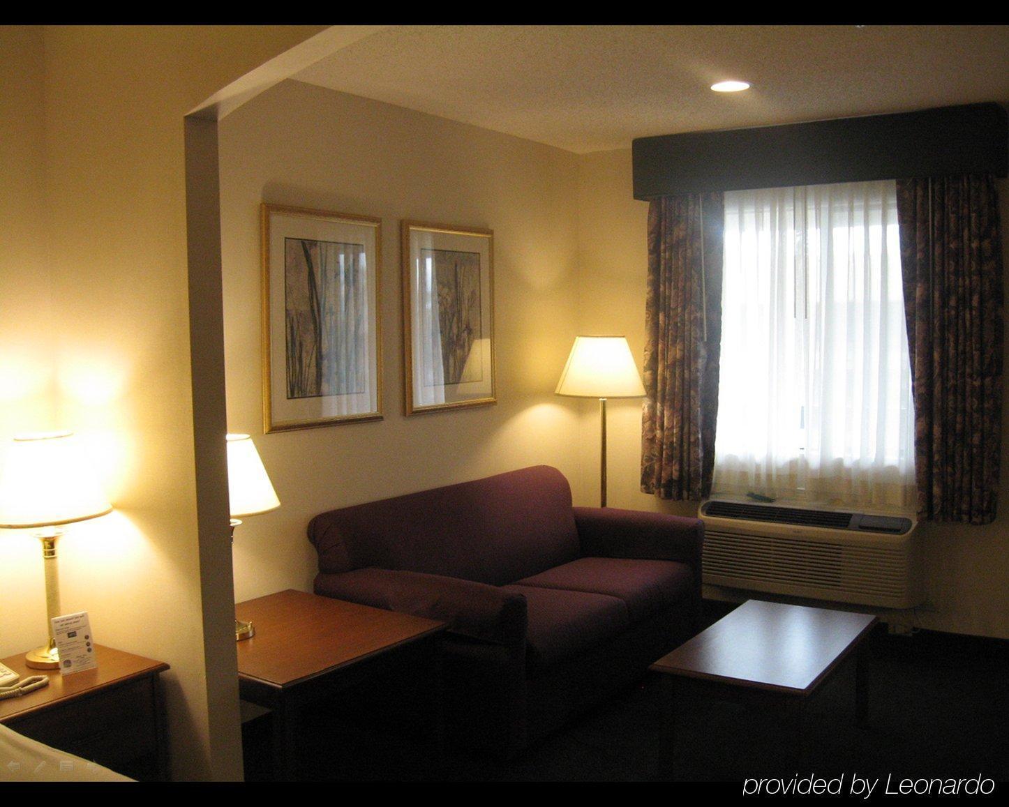 Super 8 By Wyndham Clovis Hotel Room photo