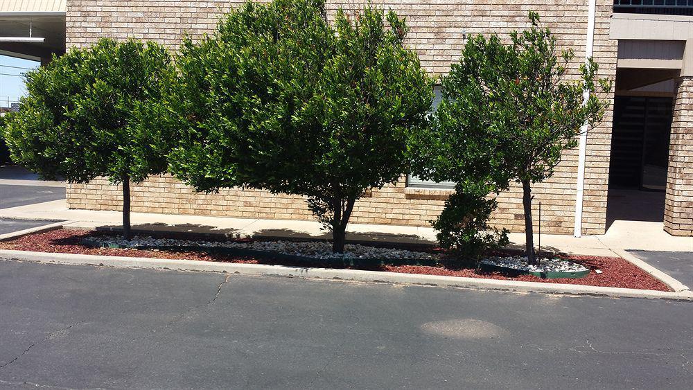 Super 8 By Wyndham Clovis Hotel Exterior photo